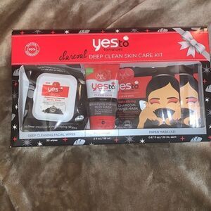 Yes To Tomatoes Charcoal Deep Clean Skin Care Kit